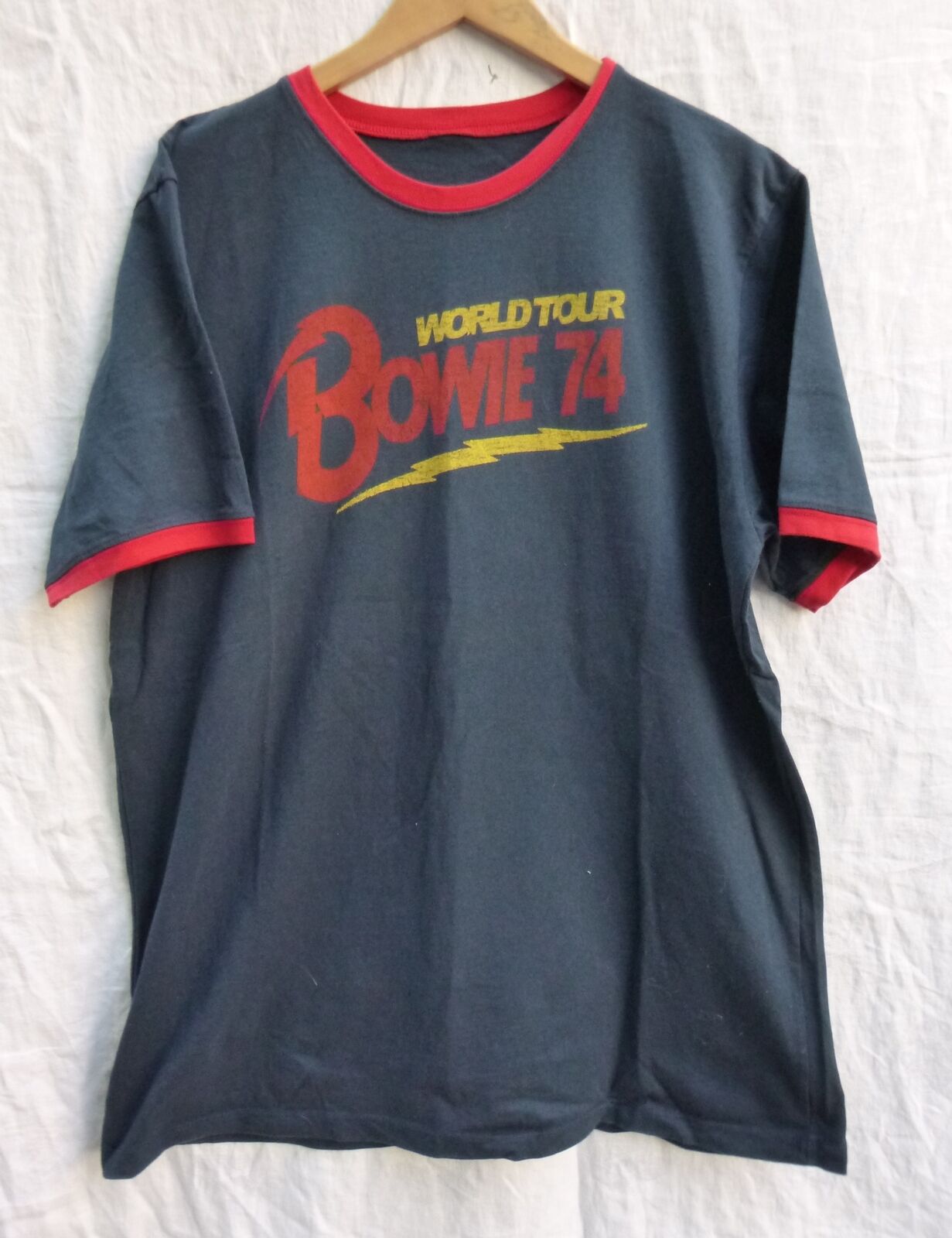 Bowie 74 World Tour   Band T Shirt No Tags Blue Red Yellow
